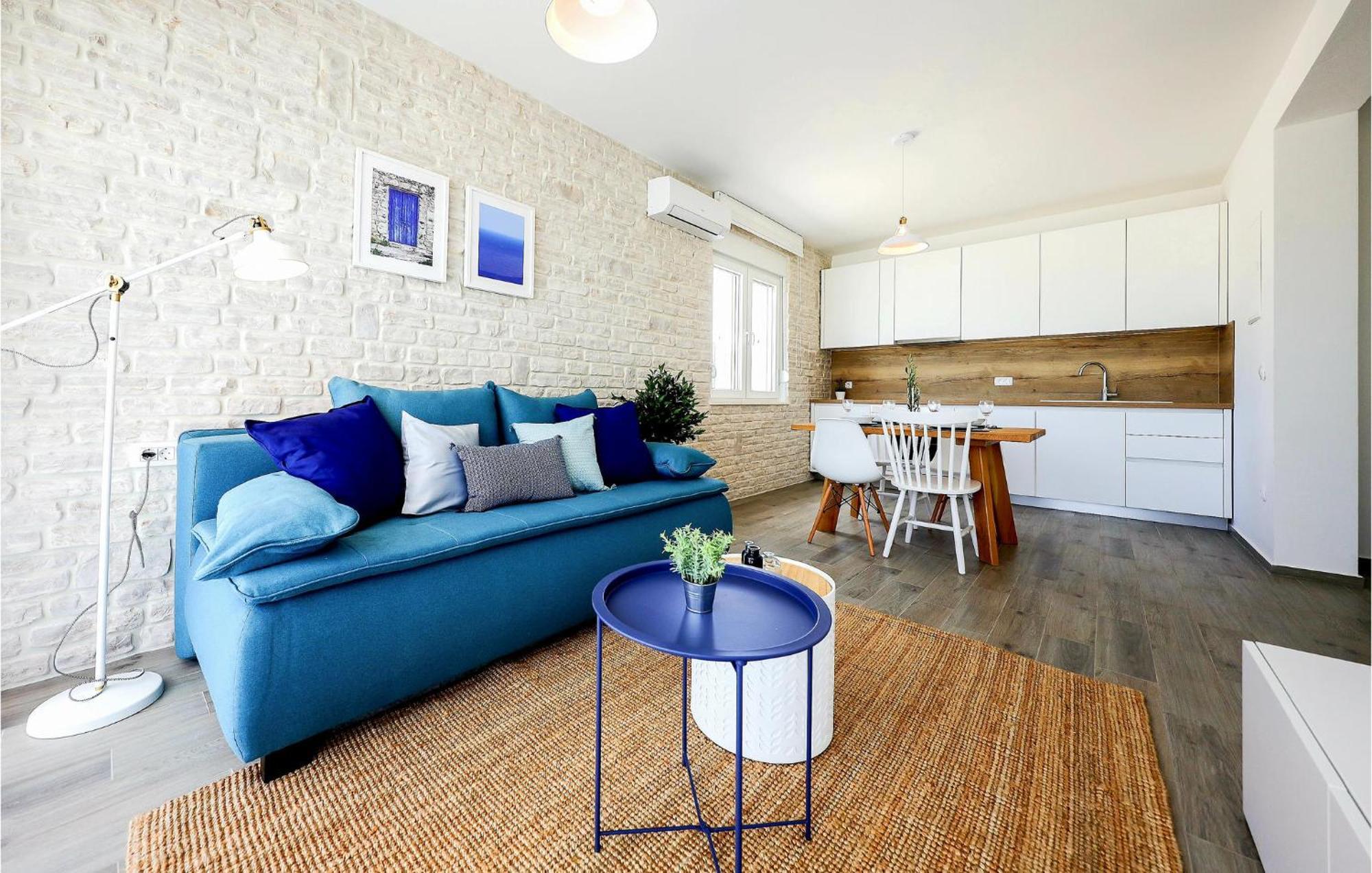 Stunning Home In Vrsi With Kitchen Экстерьер фото
