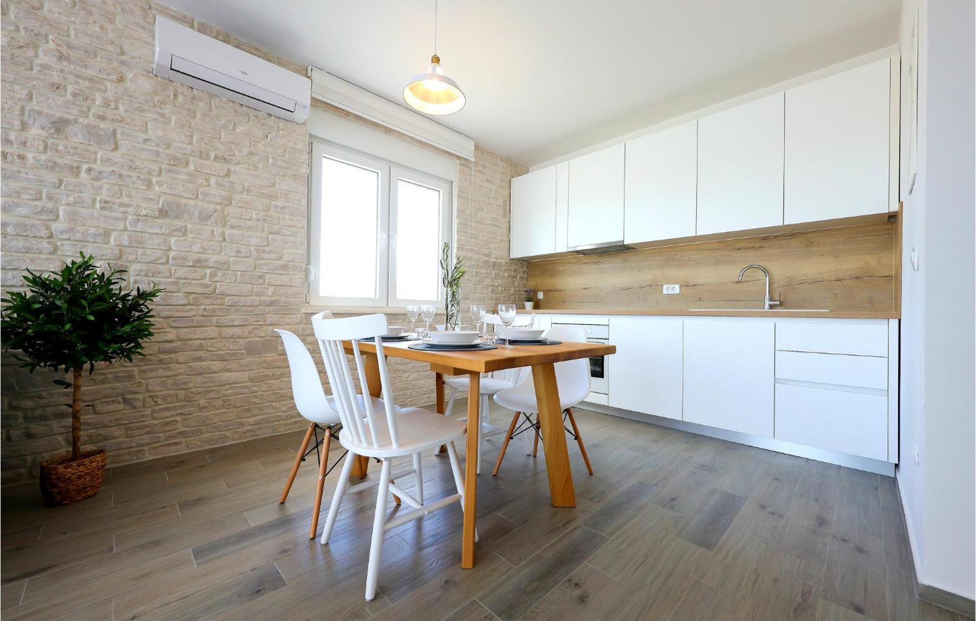 Stunning Home In Vrsi With Kitchen Экстерьер фото