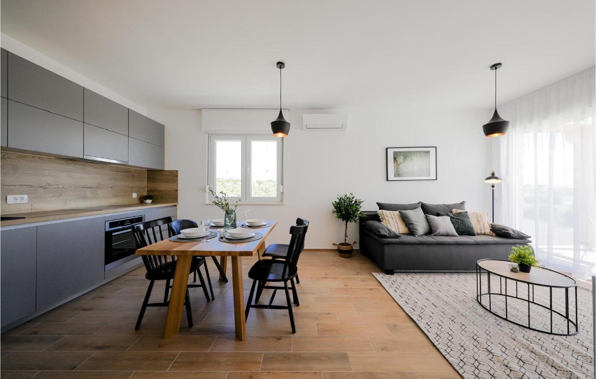 Stunning Home In Vrsi With Kitchen Экстерьер фото