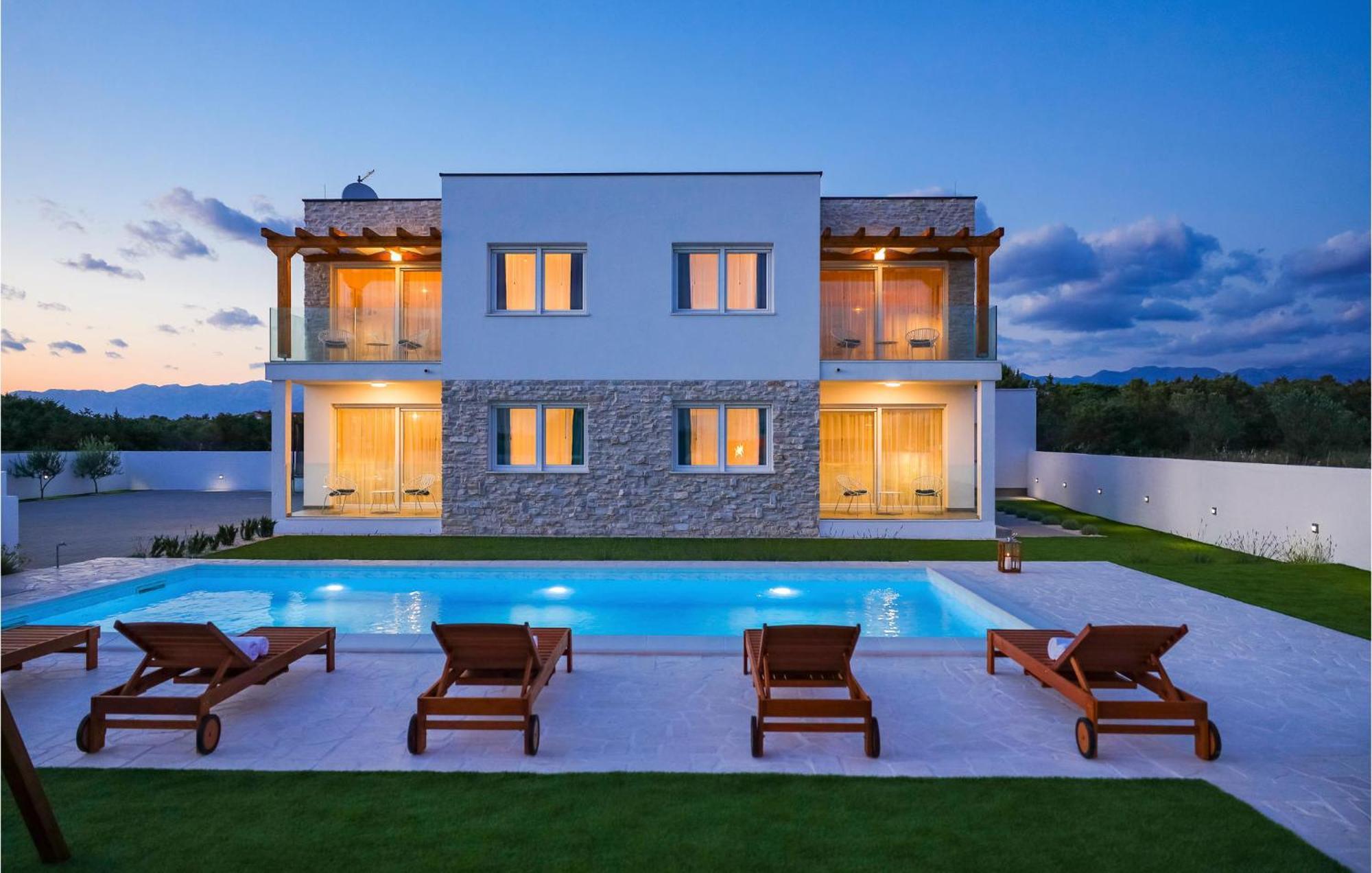 Stunning Home In Vrsi With Kitchen Экстерьер фото